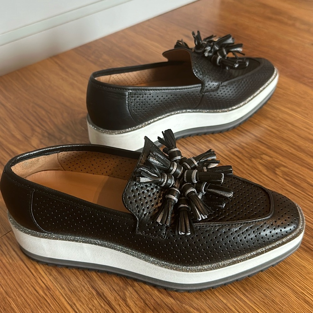 Johnston & Murphy Gracelyn Perfed Tassel Slip-On sneakers black glitter size 7.5
